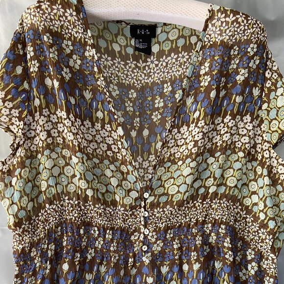 R.Q.T X-Large Blouse, Slit Cap Sleeve - Picture 3 of 6